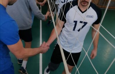 В Озёрской школе Каргатского района прошёл волейбольный турнир памяти учителя физкультуры