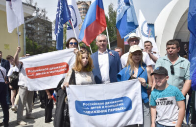 Губернатор Новосибирской области принял участие в праздновании Дня России.