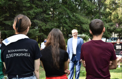 Губернатор Новосибирской области встретился с детьми из Беловодского района ЛНР