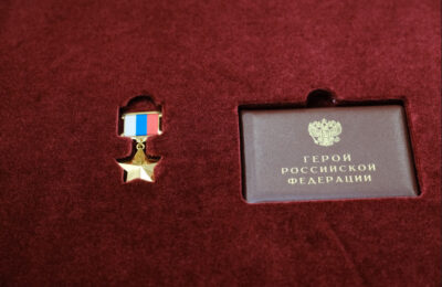 В Новосибирской области  медаль Героя России передали родственникам