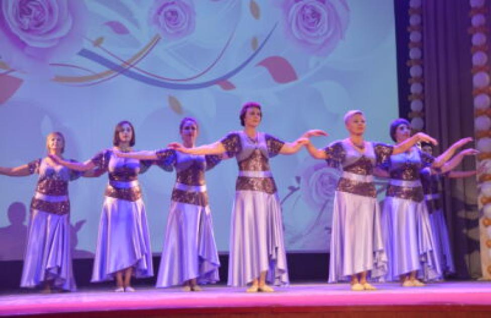 Каргатский танцевальный коллектив отмечает день рождения
