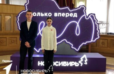 Жители Каргата получили свои первые паспорта из рук Губернатора Новосибирской области