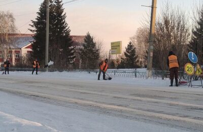 В Каргате чистят дороги от снега