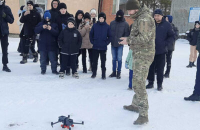 Для новосибирских школьников провели ликбез по беспилотникам