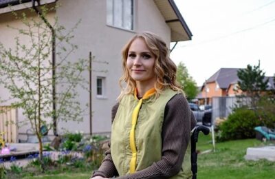 Участница из Новосибирской области поборется за победу вмеждународном конкурсе дизайна адаптивной одежды