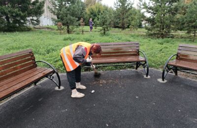 Каргатская служба благоустройства устранила последствия отдыха