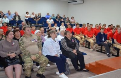 В Каргатском СУВУ прошла встреча воспитанников с ветеранами СВО, их семьями и волонтёрами
