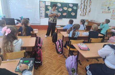Каргатских первоклассников приобщили к волонтёрству
