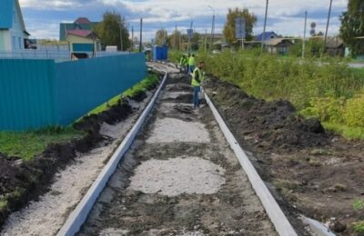 В Каргате ремонтируют тротуар на улице Советская