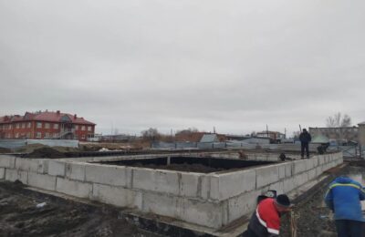 В Каргате продолжается строительство многоквартирного дома