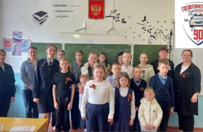 Сотрудники Каргатской Госавтоинспекции рассказывают школьникам о безопасном поведении на дорогах
