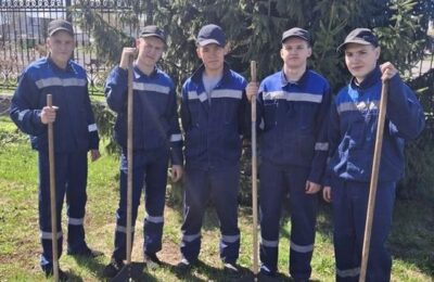 Волонтёры из Каргатского СУВУ навели порядок на территории местного храма
