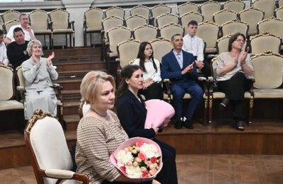 Жительница Каргата отмечена знаком отличия «За материнскую доблесть»