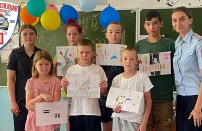 В пришкольных лагерях Каргата проходят уроки безопасности от ГАИ и инспекторов ПДН
